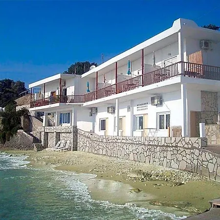 Petalides Hotel 3*